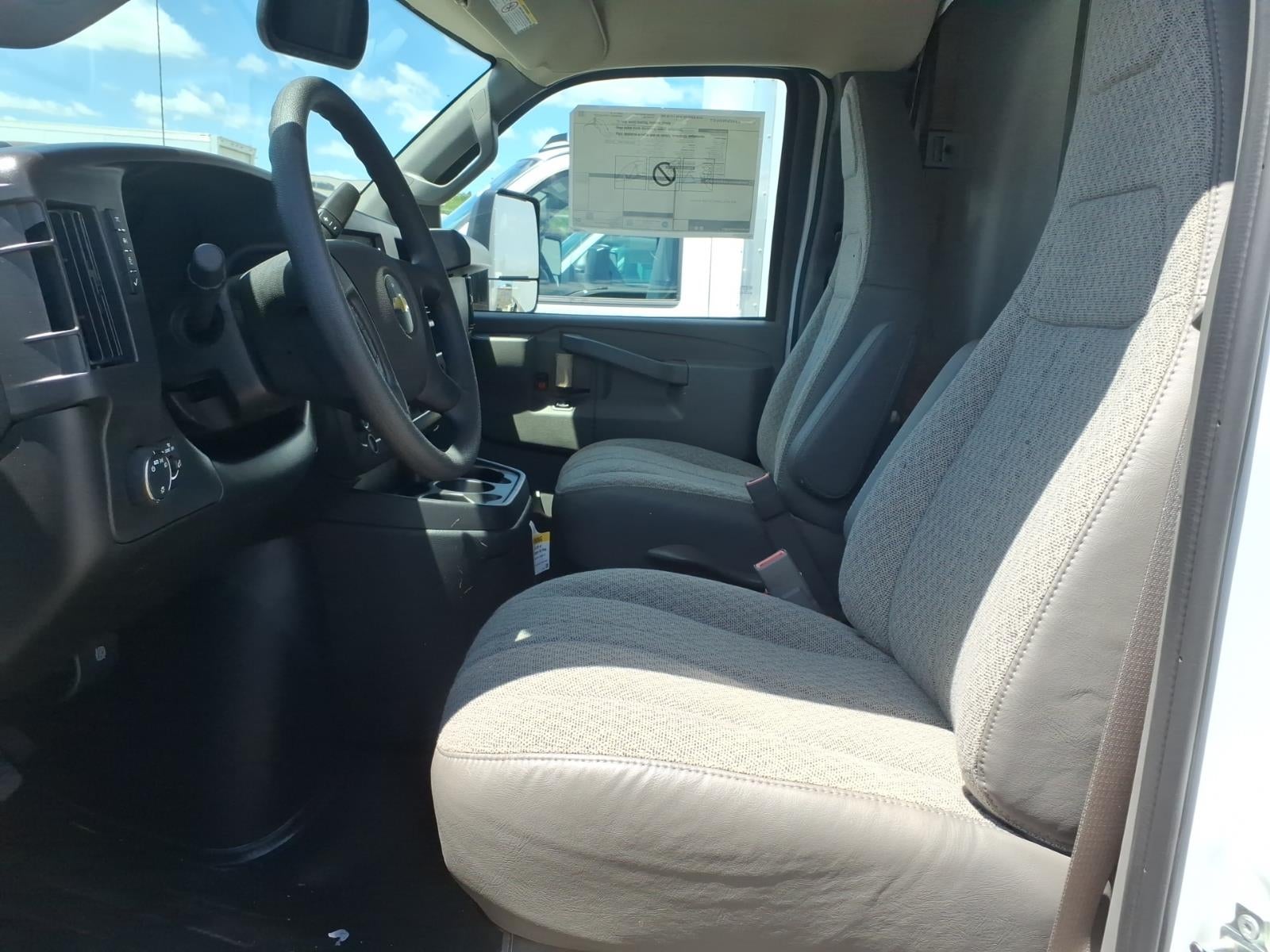 2026 Chevrolet Express Cutaway 4500 2WT