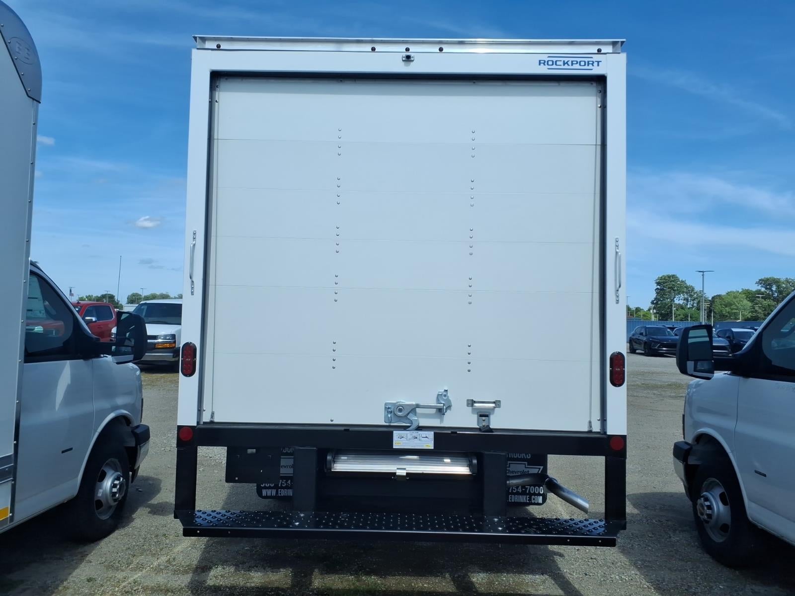 2026 Chevrolet Express Cutaway 4500 2WT