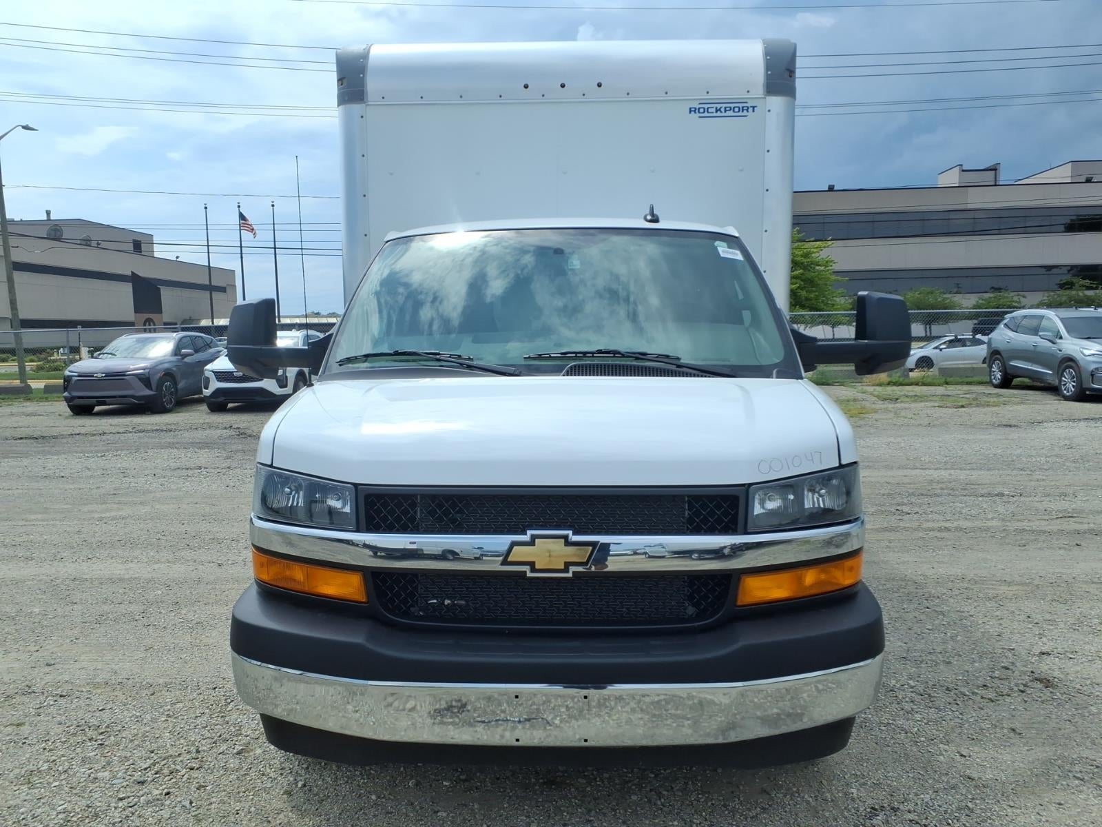 2026 Chevrolet Express Cutaway 4500 2WT