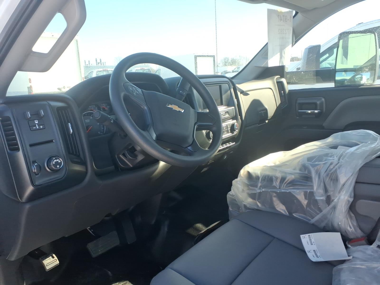 2025 Chevrolet Silverado 5500 HD Work Truck