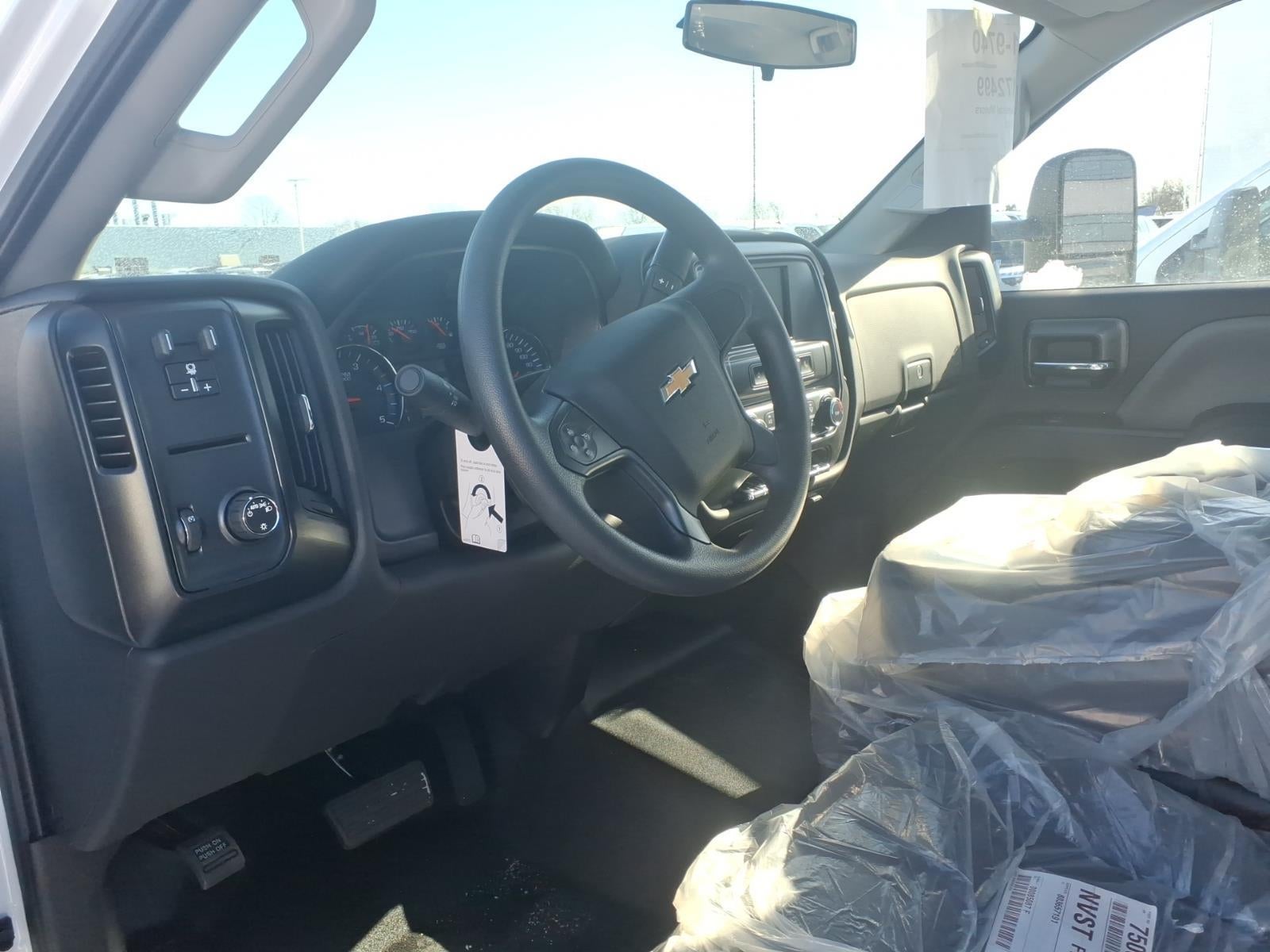 2025 Chevrolet Silverado 5500 HD Work Truck