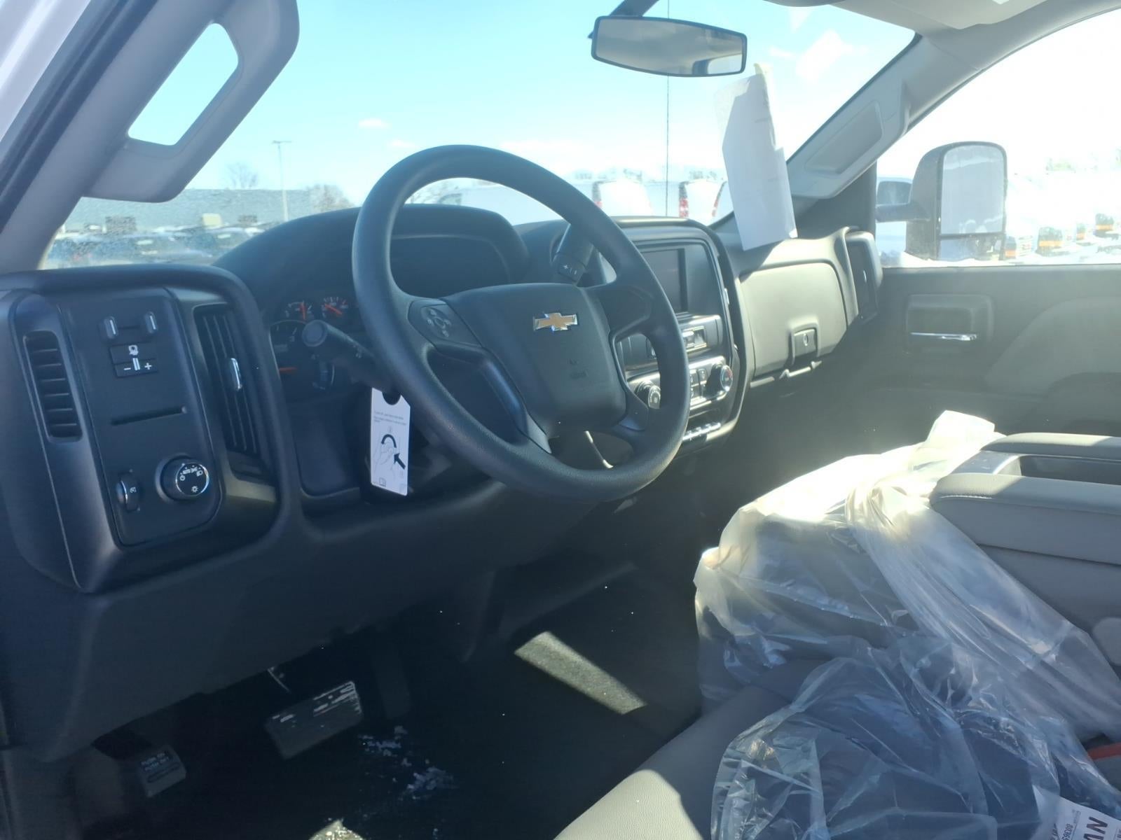 2025 Chevrolet Silverado 5500 HD Work Truck