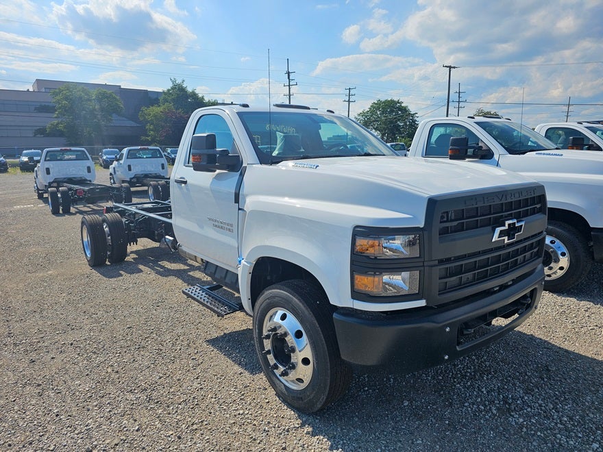 2024 Chevrolet Silverado 6500 HD Work Truck