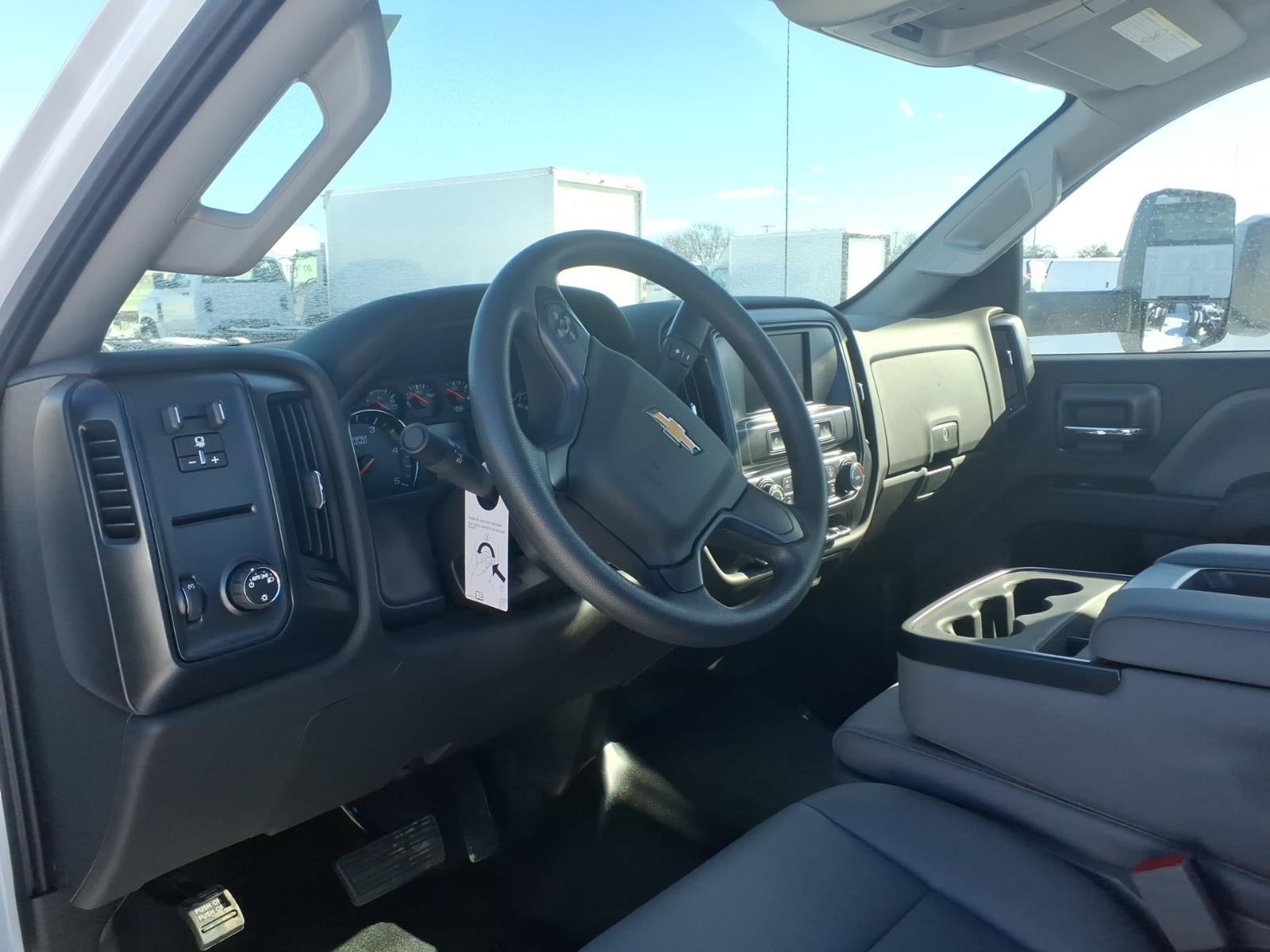 2025 Chevrolet Silverado 6500 HD Work Truck