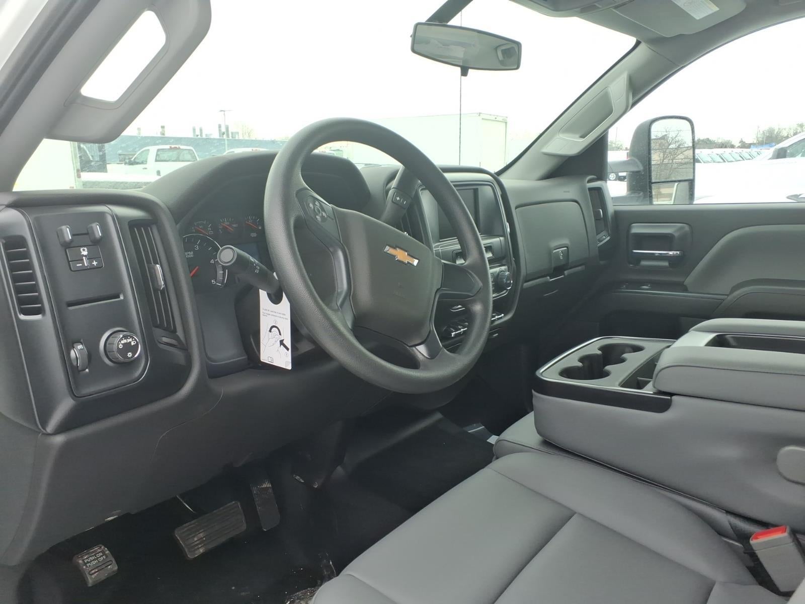 2025 Chevrolet Silverado 6500 HD Work Truck