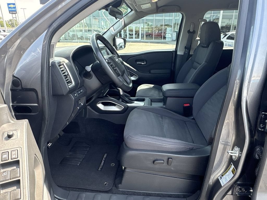 2023 Nissan Frontier Crew Cab SV 4x2