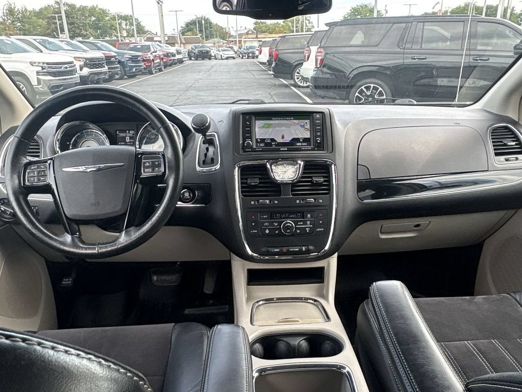 2016 Chrysler Town & Country Limited