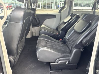2016 Chrysler Town & Country Limited