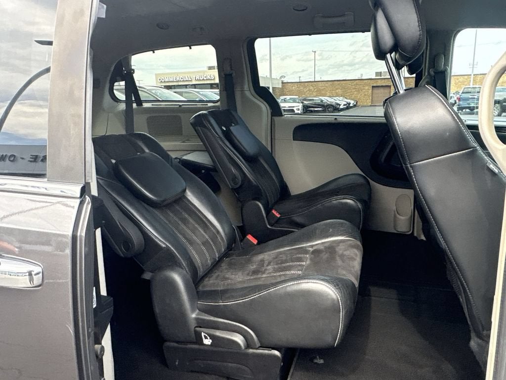 2016 Chrysler Town & Country Limited