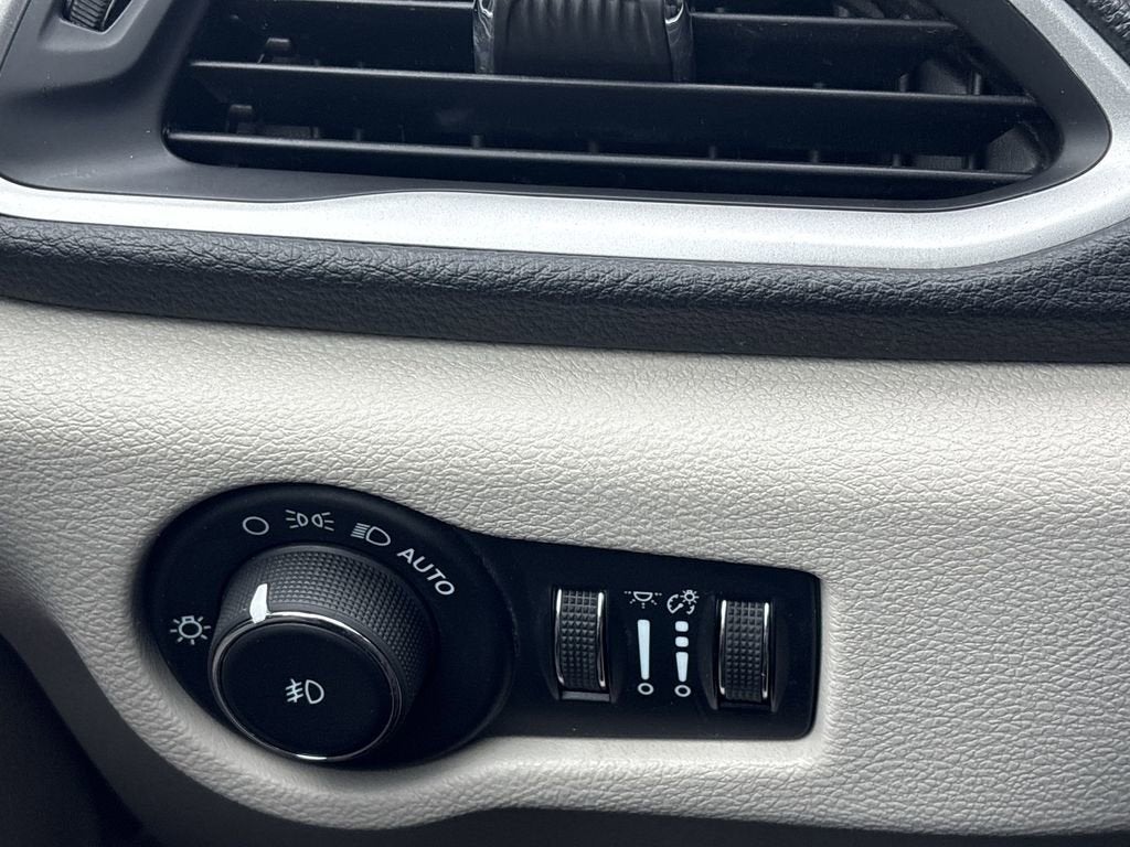 2021 Chrysler Pacifica Touring L - Photo 17