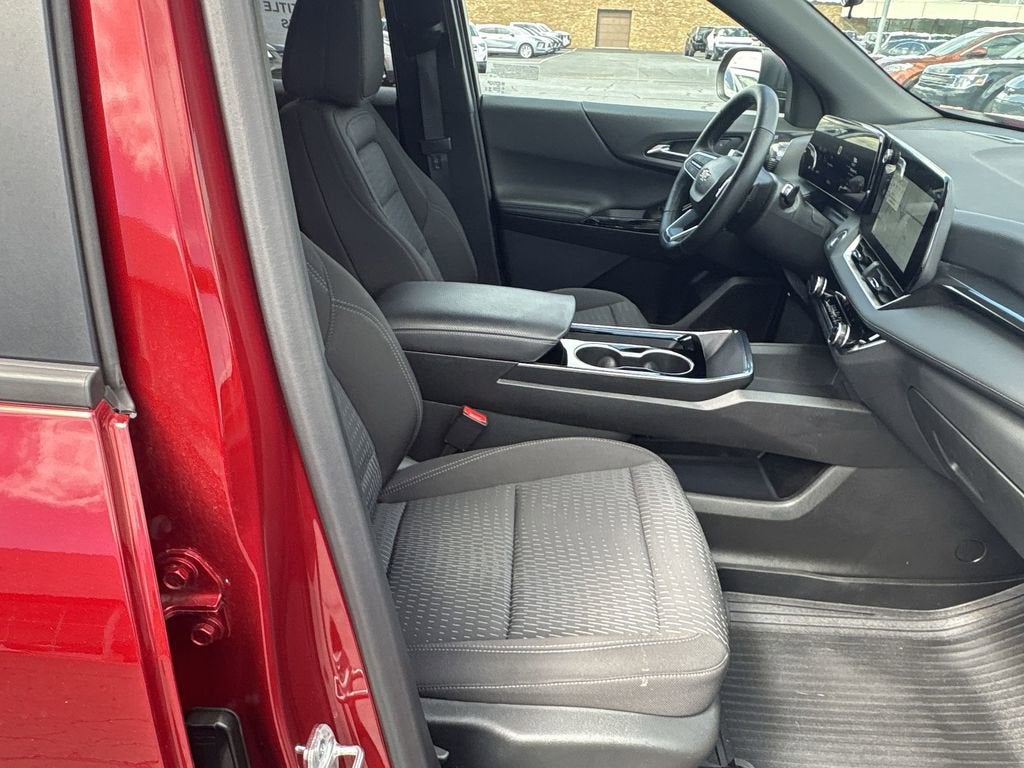 2025 Chevrolet Equinox LT - Photo 27