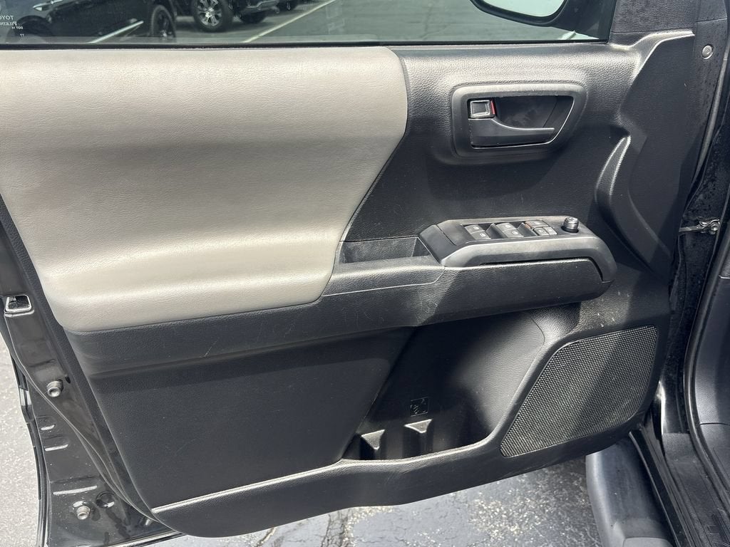 2022 Toyota Tacoma SR V6