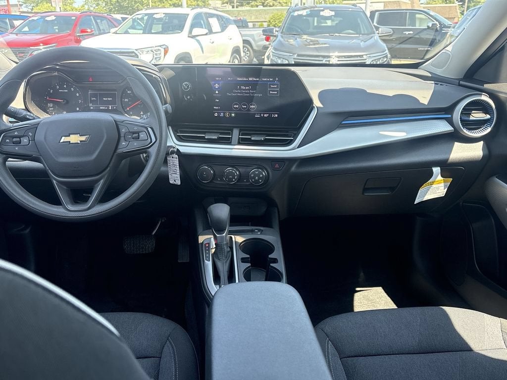 2025 Chevrolet Trax LS