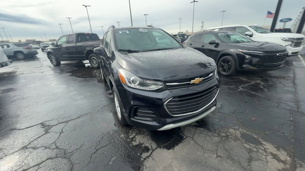 Used 2022 Chevrolet Trax LT with VIN KL7CJPSM0NB564551 for sale in Center Line, MI